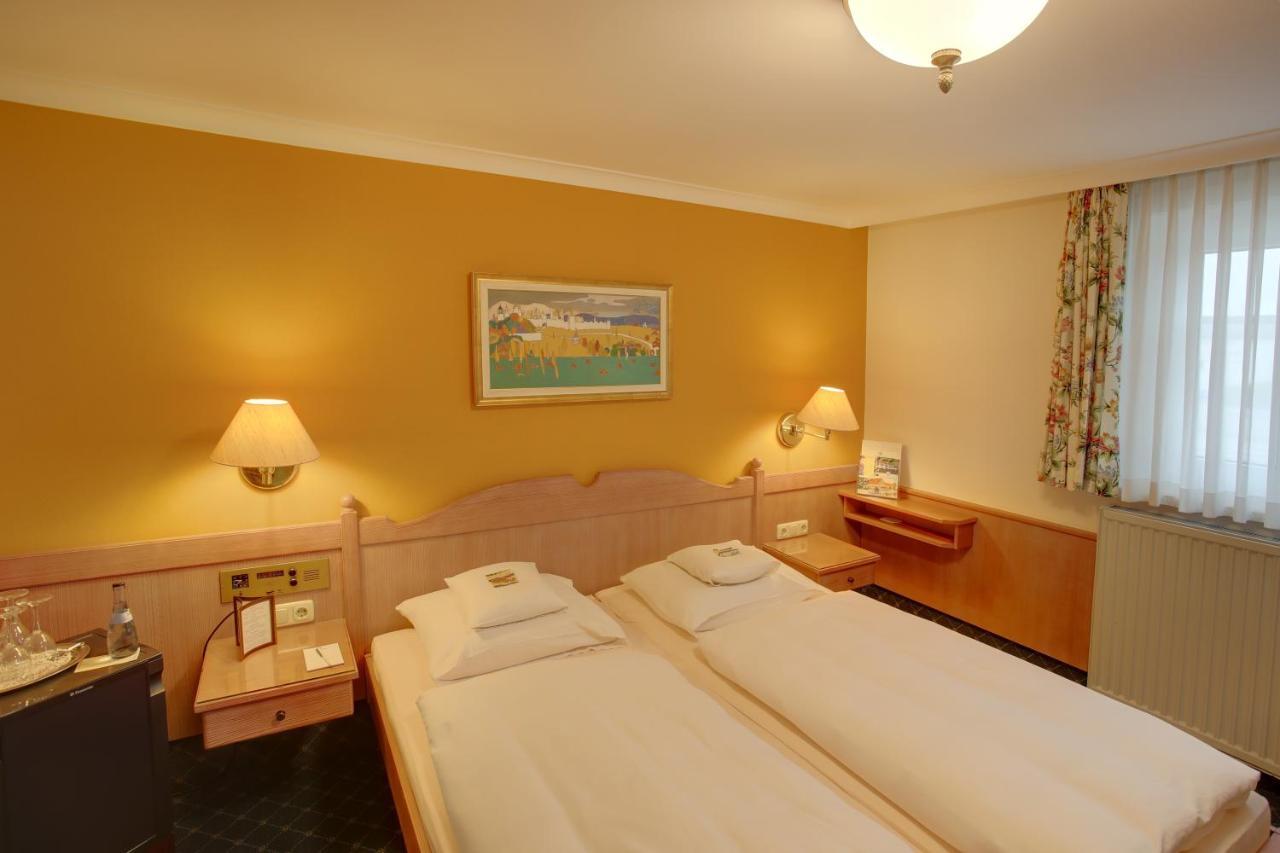Hotel Brauereigasthof Landwehr-Braeu Reichelshofen Quarto foto