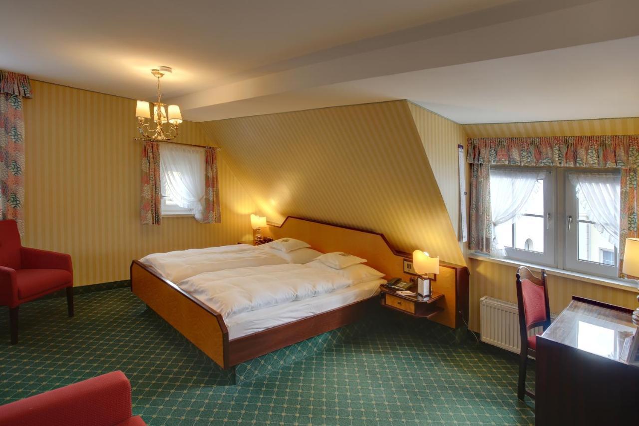 Hotel Brauereigasthof Landwehr-Braeu Reichelshofen Exterior foto