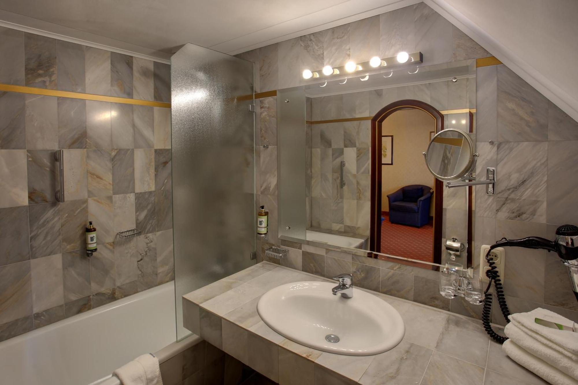 Hotel Brauereigasthof Landwehr-Braeu Reichelshofen Quarto foto