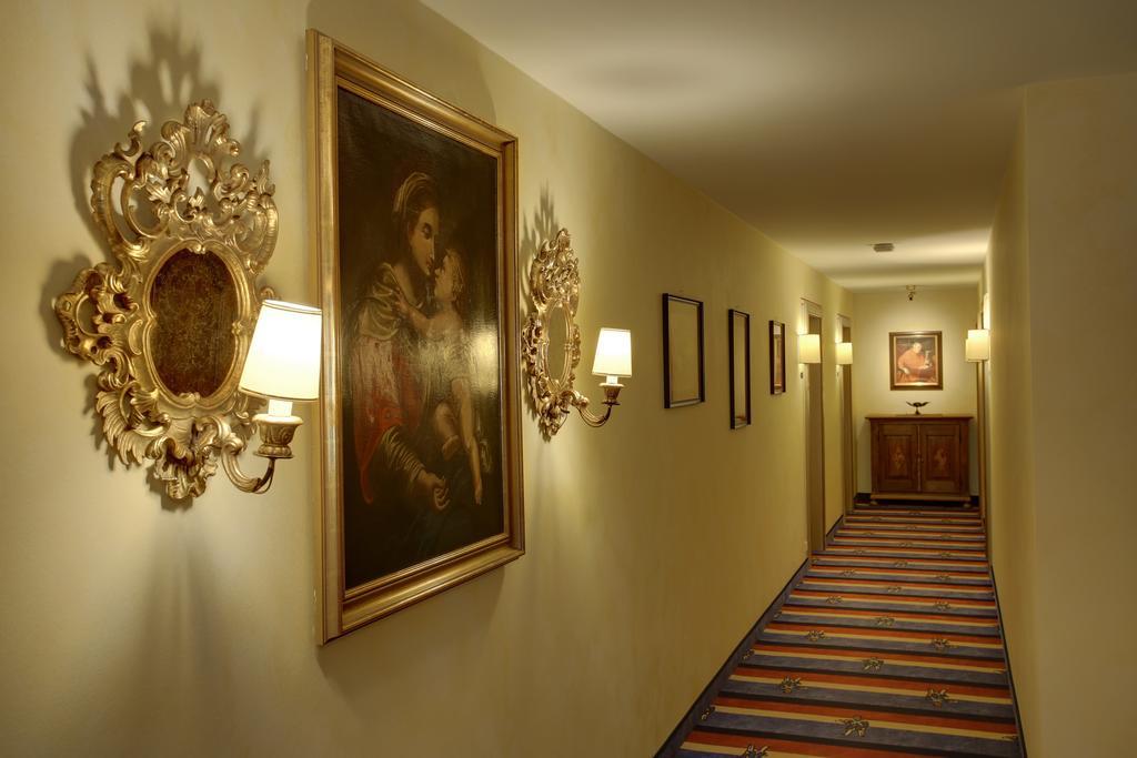 Hotel Brauereigasthof Landwehr-Braeu Reichelshofen Exterior foto