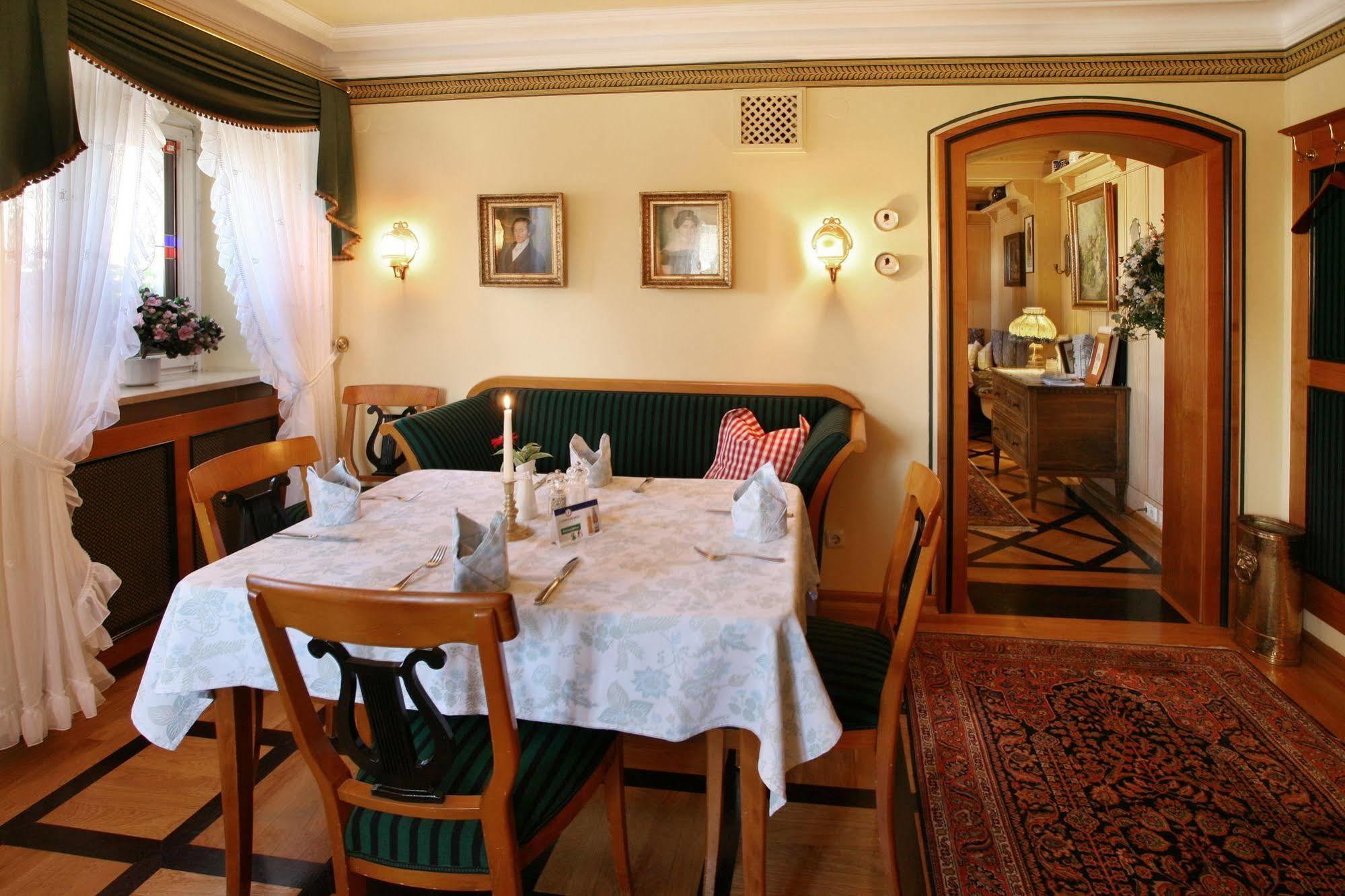Hotel Brauereigasthof Landwehr-Braeu Reichelshofen Exterior foto