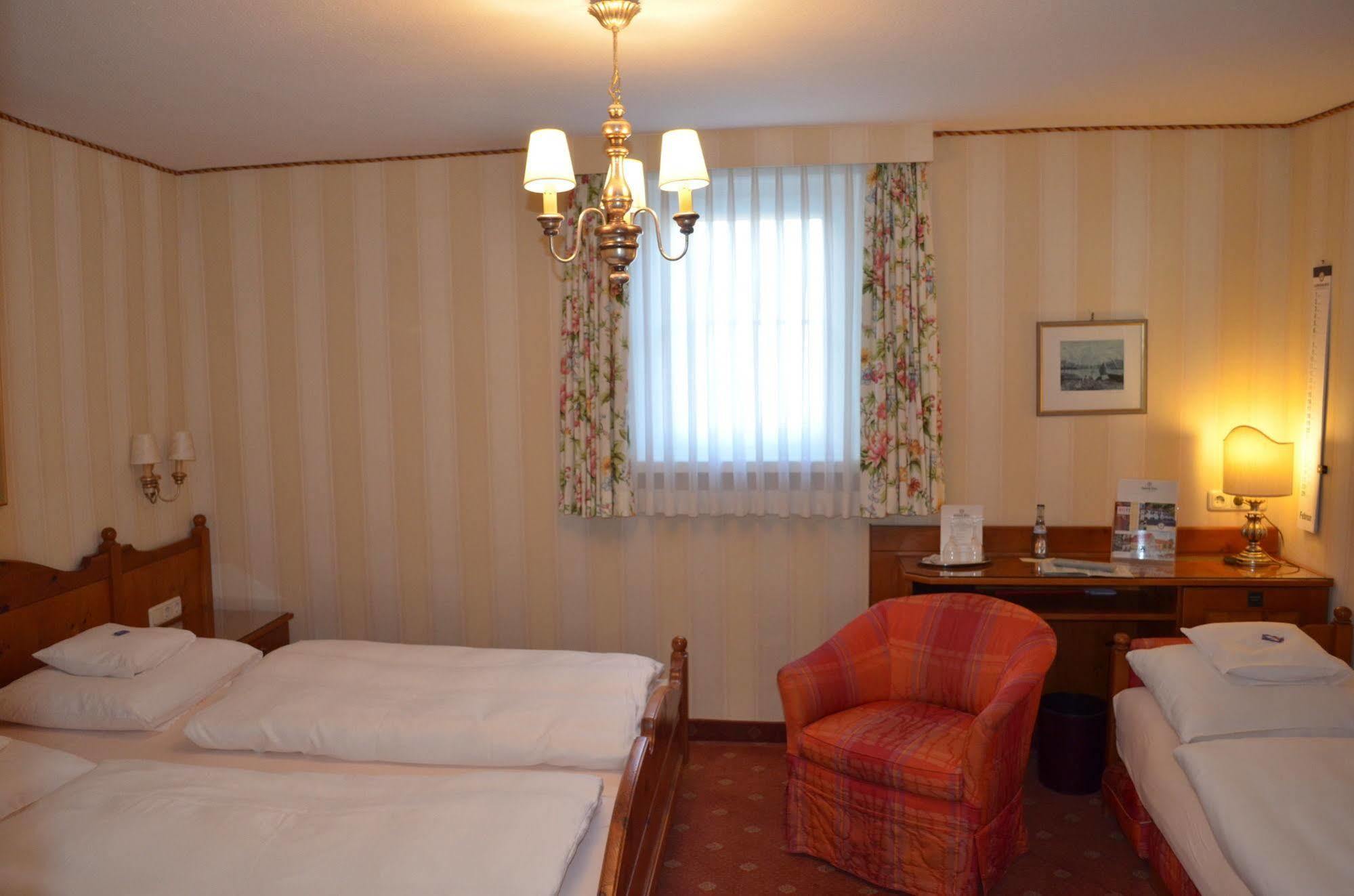 Hotel Brauereigasthof Landwehr-Braeu Reichelshofen Exterior foto